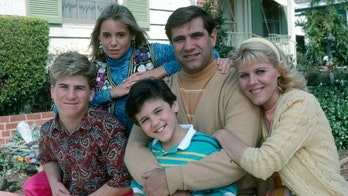 Fred Savage's 'Wonder Years' co-star defends actor against decades-old sexual harassment claim