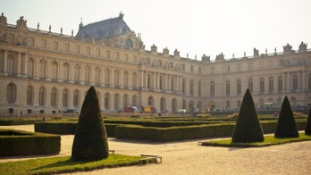 Versailles plans to open luxury hotel on palace grounds