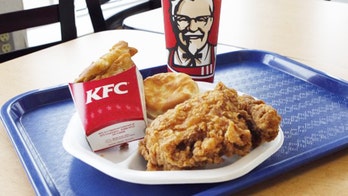 Donald Trump eating fried chicken with fork sends Internet into meltdown