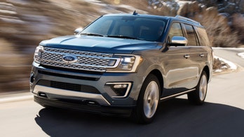 2018 Ford Expedition slims down, techs up
