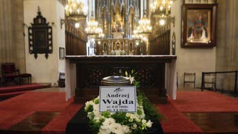 Hundreds mourn top filmmaker Andrzej Wajda in Poland