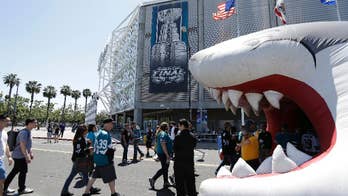 The Latest: Sharks, Penguins honor Gordie Howe