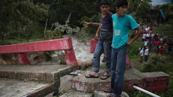 Hurricane Earl drenching Belize, then heads for Mexico