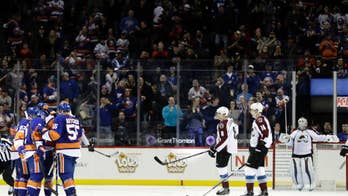 Lee scores 2 to lead Islanders to 5-1 win over Avalanche