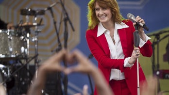 Florence Welch surprises Texas teen in hospice with a private performance