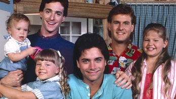 Jodie Sweetin addresses rumors she slept with 'Full House' co-star John Stamos