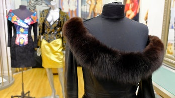 Los Angeles takes step to become largest U.S. city to ban fur