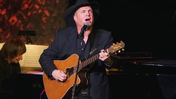 Garth Brooks offers to pay for newly-engaged couple's Hawaii honeymoon