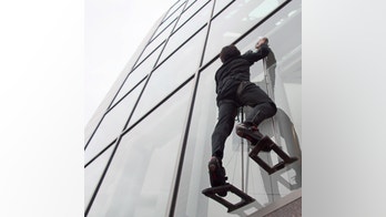 Gecko-inspired adhesive enables people to scale buildings