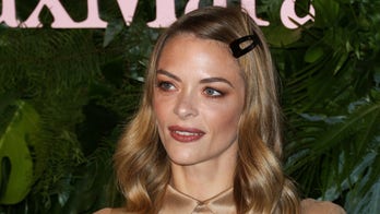 Jaime King is first client back at LA hair salon reopening, calls on Gov. Newsom to drop charges against owner