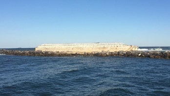 Ghost ship washes up on Florida beach