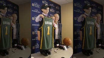 Utah Jazz sign 5-year-old cancer patient and help him dunk during game