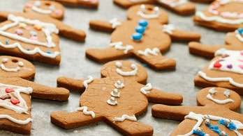 How to dress up your holiday gingerbread man