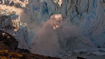 Epic glacier collapse caught on camera