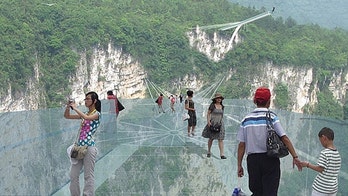 China is building the world’s tallest and longest glass bridge
