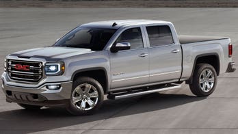 Chevy and GMC announce new hybrid pickups for 2016