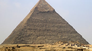 Teen illegally climbs Egypt's Great Pyramid