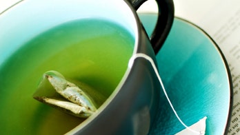 Drinking green tea may block blood pressure drugs