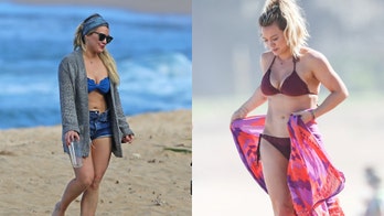 Hilary Duff flaunts figure on Hawaiian beach