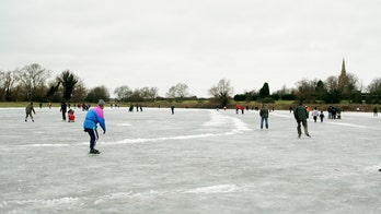 Can backyard hockey reveal global warming?
