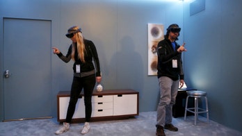 Microsoft HoloLens 2 headset will include an artificial intelligence chip