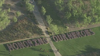 Memorial Day tribute: Volunteers plant 10K flags in Arizona