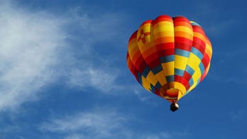 Hot-air balloon crash kills 4, critically wounds 1 in Arizona desert