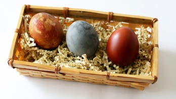 8 ways to dye Easter eggs naturally