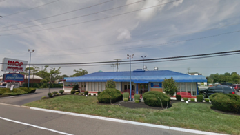 'Recovering addict' picks up IHOP tab for EMTs