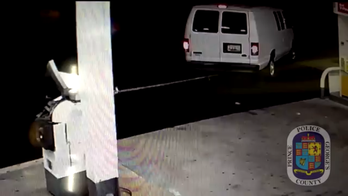 ATM thieves' triple fail caught on video