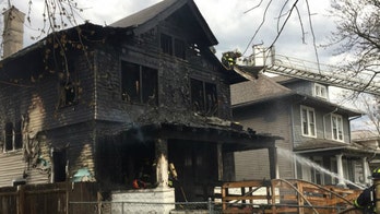 Neighbors bravery helps Indiana family of 5 escape house fire alive
