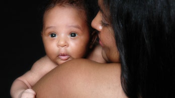 Skin-to-skin contact after birth good for mom and baby