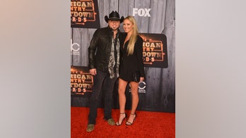 Jason Aldean and Brittany Kerr Get Married in Mexico