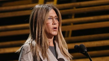 Casually clad stars come through Oscar rehearsals