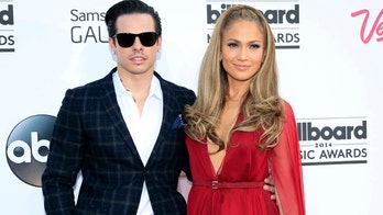 Sext scandal swirls around Jennifer Lopez’s boyfriend, Casper Smart