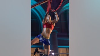 Jessie Graff becomes first woman to complete Stage 1 on 'American Ninja Warrior'