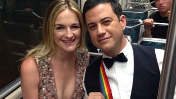 Jimmy Kimmel dons rainbow suspenders to honor Robin Williams