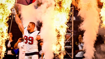 JJ Watt gets hero's welcome at Houston Texans' season opener