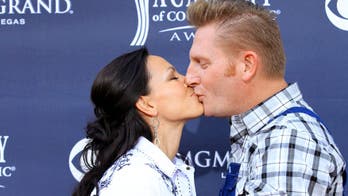 Joey Feek enters hospice care following terminal cancer diagnosis