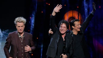 Rock Hall 2017 class includes Journey, Tupac and Pearl Jam