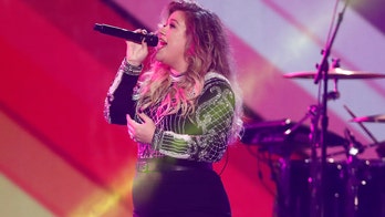 Kelly Clarkson hated being skinny: 'I wanted to kill myself'