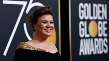 Kelly Clarkson defends spanking her children