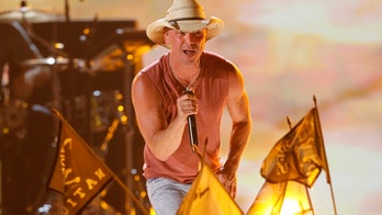 CMA Awards Entertainer of the Year nominee Kenny Chesney won't be at award show due to death in the family