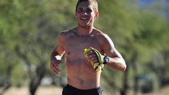 Running police officer's act of kindness goes viral