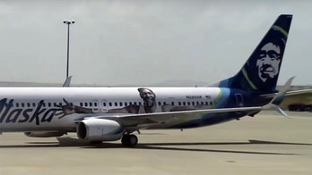 Alaska Airlines unveils giant photo of Kevin Durant on plane