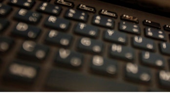 Tech Q&A: Choosing photos, finding big savings, dying computers and more