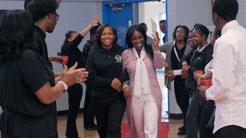 Detroit student returns to school with teacher who gave her kidney