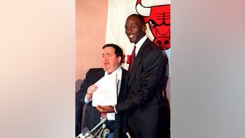Jerry Krause, Chicago Bulls' GM during 1990s dynasty, dies at 77