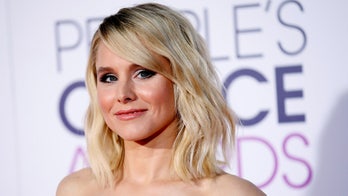 ‘Frozen’ actress Kristen Bell surprises big sister with basement renovation