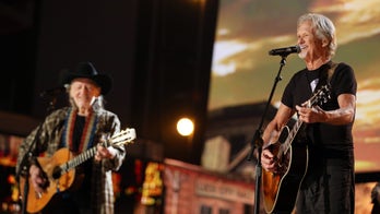 Country legend to be given lifetime achievement award